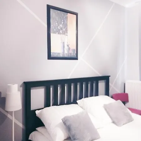 Airport Comfy Homestay Warsaw
