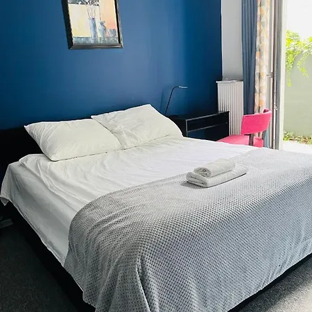Airport Comfy Homestay